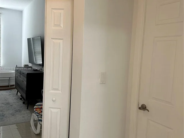 3001 NE 185th St # 225, Aventura FL 33180