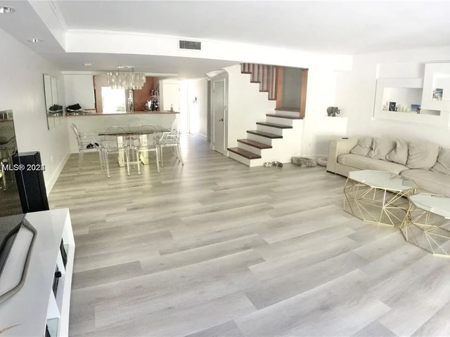 16432 NE 26th Ave # 5, North Miami Beach FL 33160