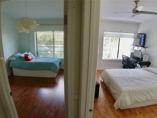 16432 NE 26th Ave # 5, North Miami Beach FL 33160