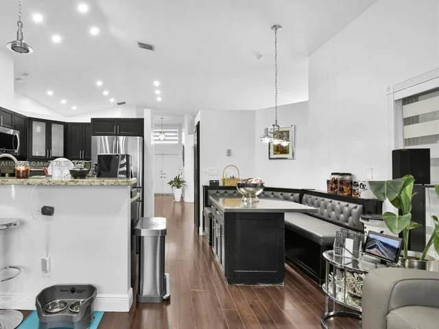 13236 SW 52nd St, Miramar FL 33027