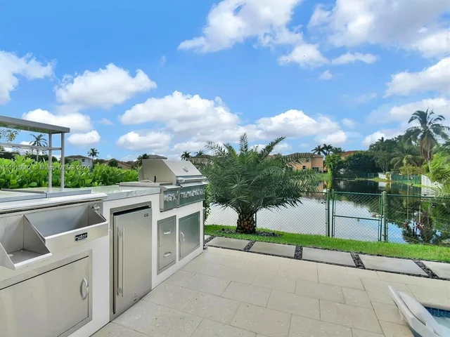 13236 SW 52nd St, Miramar FL 33027