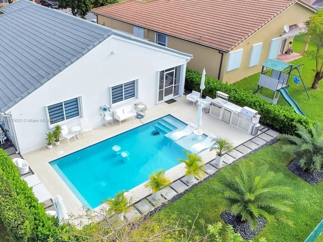 13236 SW 52nd St, Miramar FL 33027