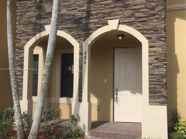 484 SE 32 Ave, Homestead FL 33033