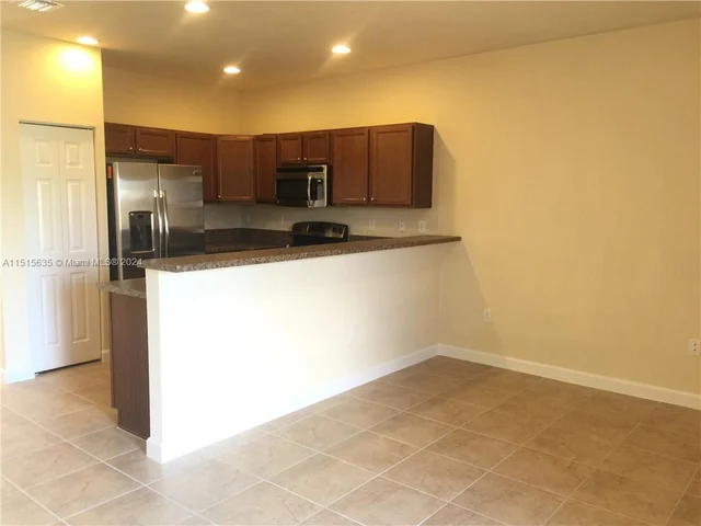 484 SE 32 Ave, Homestead FL 33033