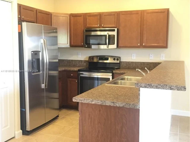 484 SE 32 Ave, Homestead FL 33033