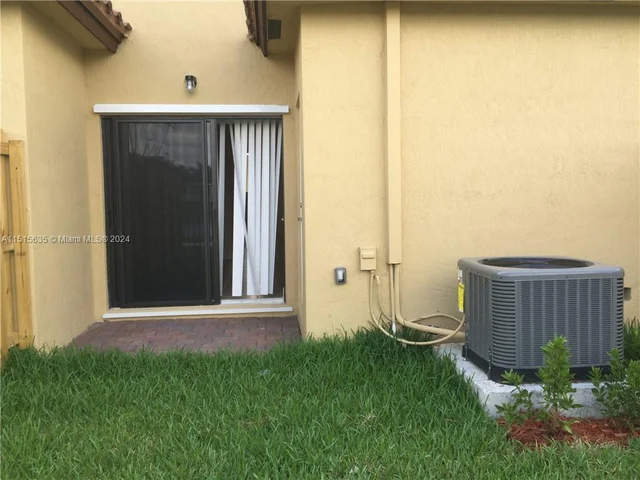 484 SE 32 Ave, Homestead FL 33033