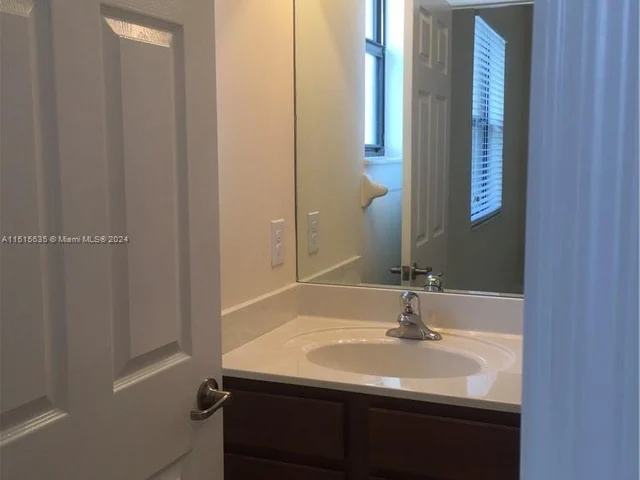 484 SE 32 Ave, Homestead FL 33033