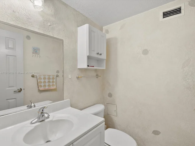 2501 S Ocean Dr # 1102, Hollywood FL 33019