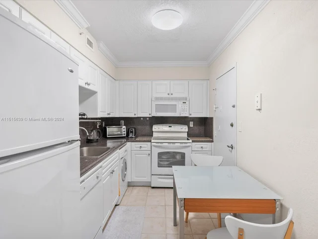 2501 S Ocean Dr # 1102, Hollywood FL 33019