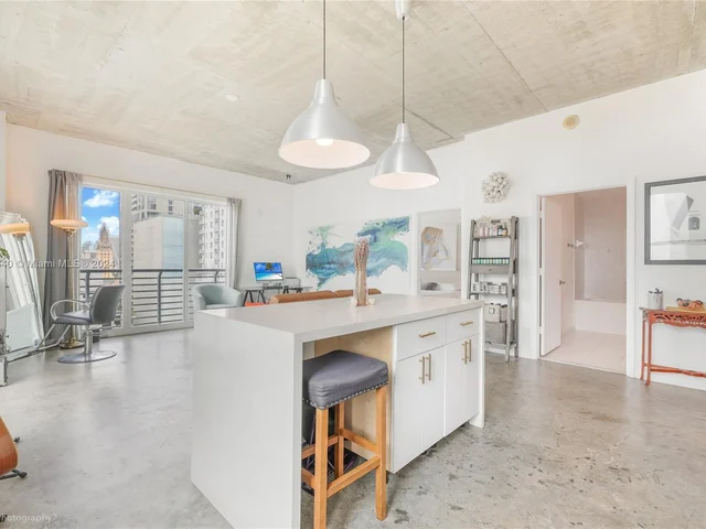 133 NE 2nd Ave # 1013, Miami FL 33132