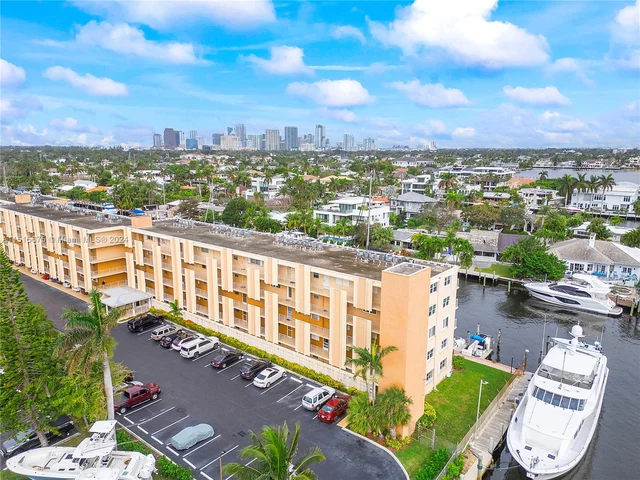 1777 SE 15th St # 122, Fort Lauderdale FL 33316