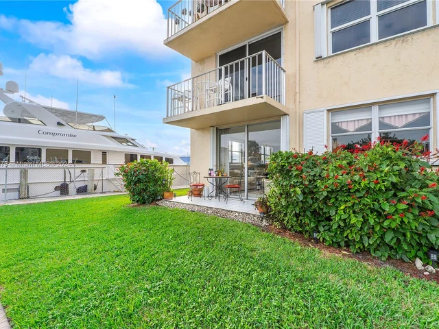 1777 SE 15th St # 122, Fort Lauderdale FL 33316