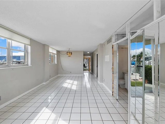 1777 SE 15th St # 122, Fort Lauderdale FL 33316