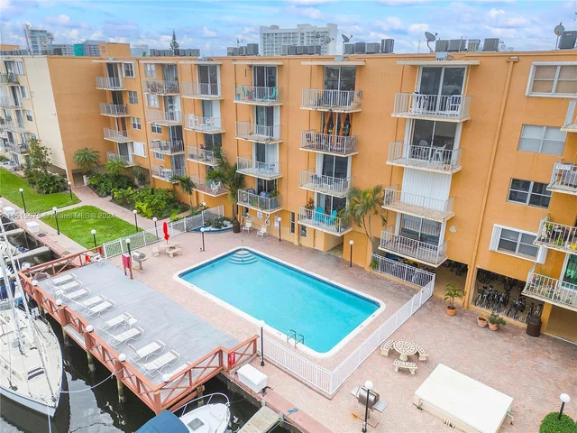 1777 SE 15th St # 122, Fort Lauderdale FL 33316