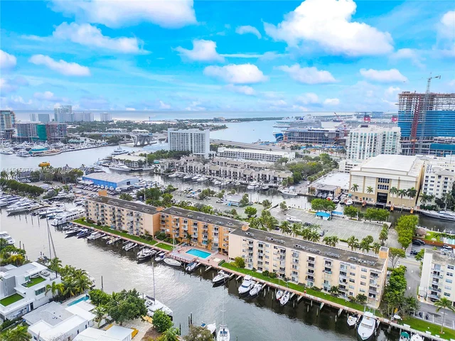 1777 SE 15th St # 122, Fort Lauderdale FL 33316