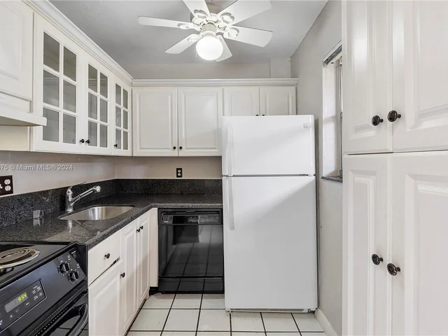 1777 SE 15th St # 122, Fort Lauderdale FL 33316