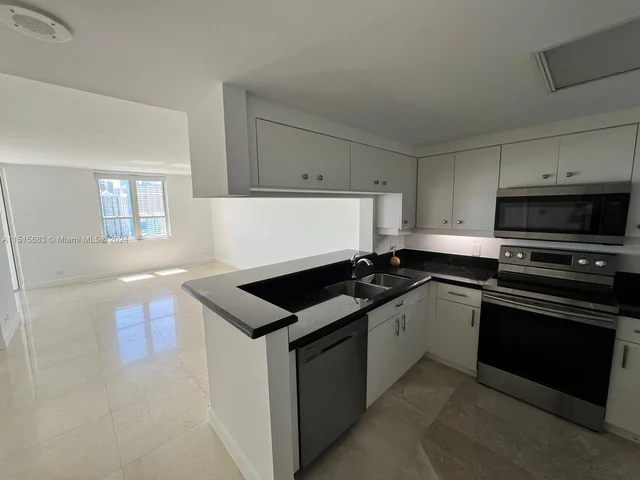 701 Brickell Key Blvd # 2401, Miami FL 33131