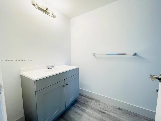 4026 Inverrary Dr # 8A, Lauderhill FL 33319