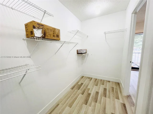 4026 Inverrary Dr # 8A, Lauderhill FL 33319