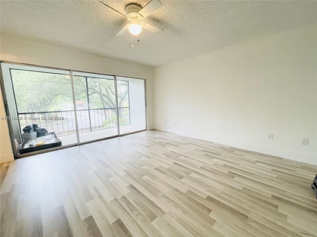 4026 Inverrary Dr # 8A, Lauderhill FL 33319