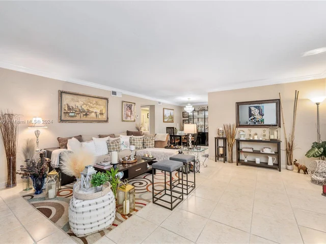 11960 NE 19th Dr # 17, North Miami FL 33181