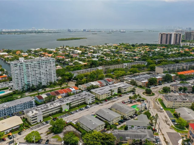 11960 NE 19th Dr # 17, North Miami FL 33181