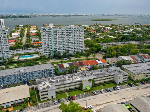 11960 NE 19th Dr # 17, North Miami FL 33181