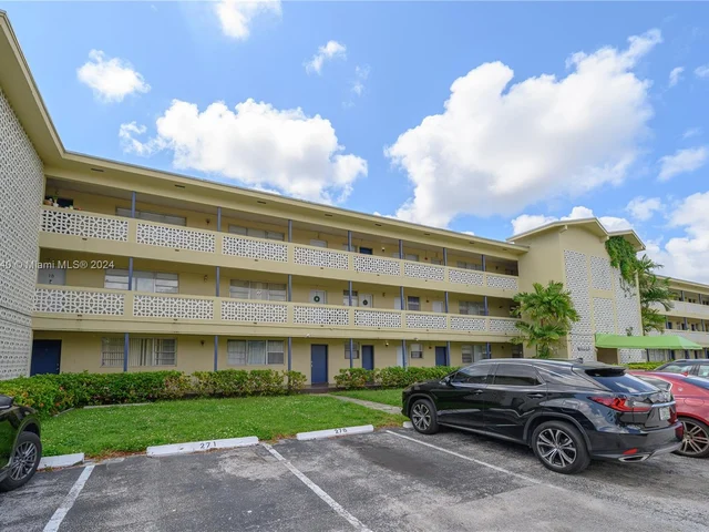 11960 NE 19th Dr # 17, North Miami FL 33181