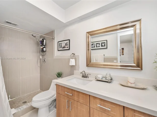 11960 NE 19th Dr # 17, North Miami FL 33181