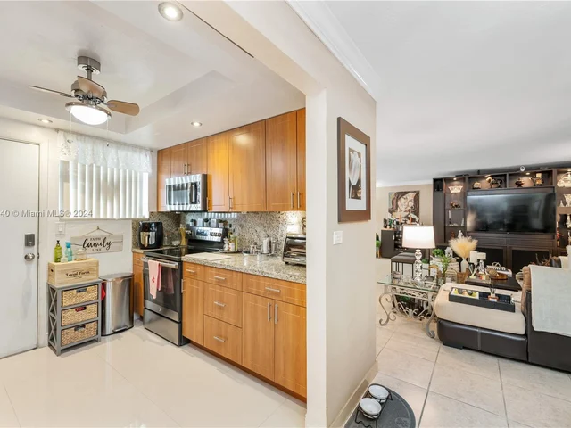 11960 NE 19th Dr # 17, North Miami FL 33181