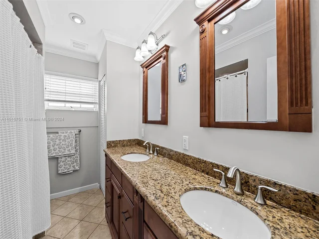 1238 Lincoln St, Hollywood FL 33019