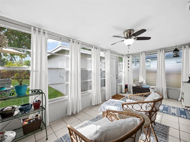 1238 Lincoln St, Hollywood FL 33019