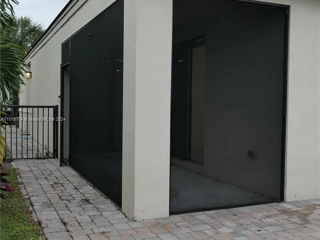 365 NW 33rd Ln, Pompano Beach FL 33069