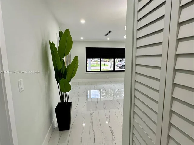 1997 SW 28th Ave, Fort Lauderdale FL 33312