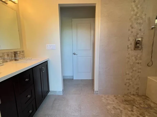 9821 NW 10th Ct, Plantation FL 33322