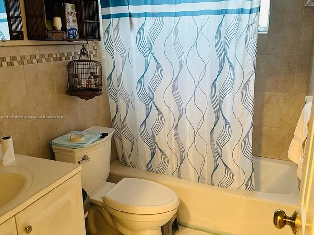 105 NE 12th Ave # 3, Hallandale Beach FL 33009