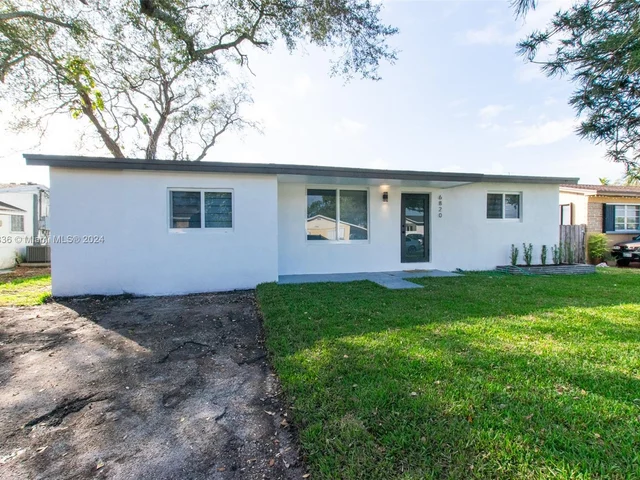 6820 SW 10th St, Pembroke Pines FL 33023