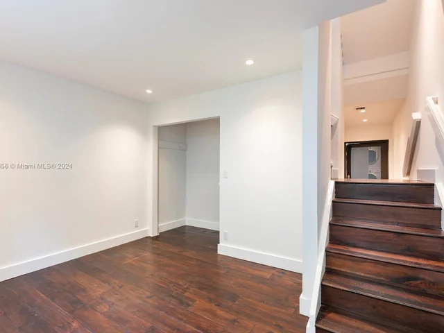 325 Meridian Ave # 15, Miami Beach FL 33139