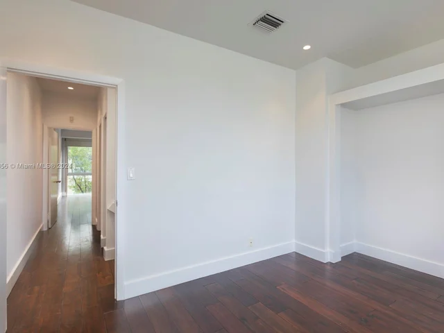 325 Meridian Ave # 15, Miami Beach FL 33139