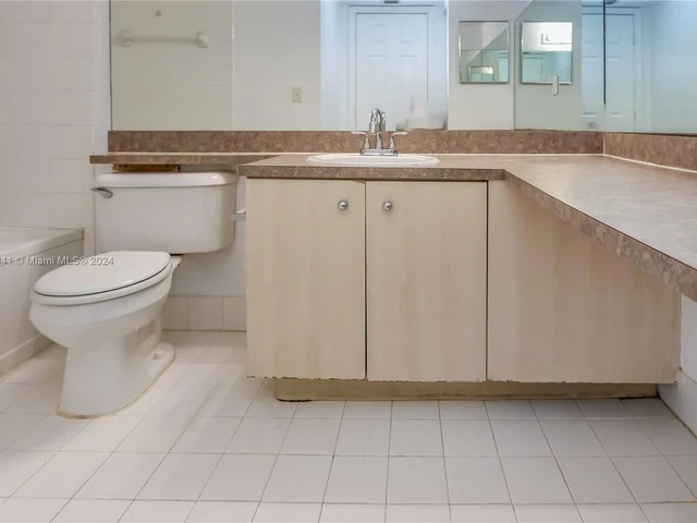 11133 SW 8th St # 204, Pembroke Pines FL 33025