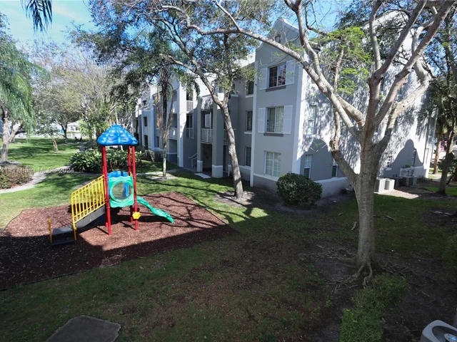 11133 SW 8th St # 204, Pembroke Pines FL 33025