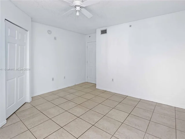 11133 SW 8th St # 204, Pembroke Pines FL 33025