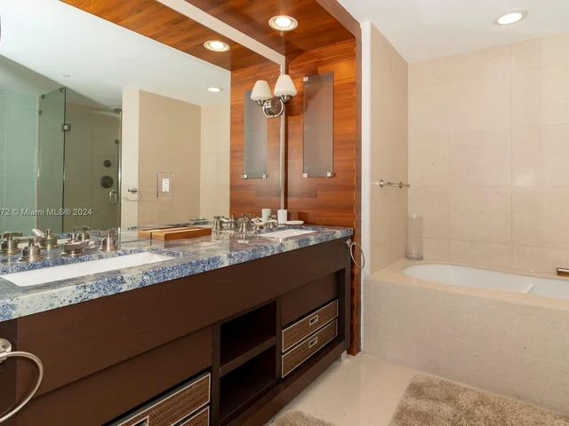 6799 Collins Ave, Miami Beach FL 33141