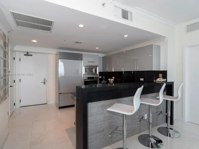 6799 Collins Ave, Miami Beach FL 33141