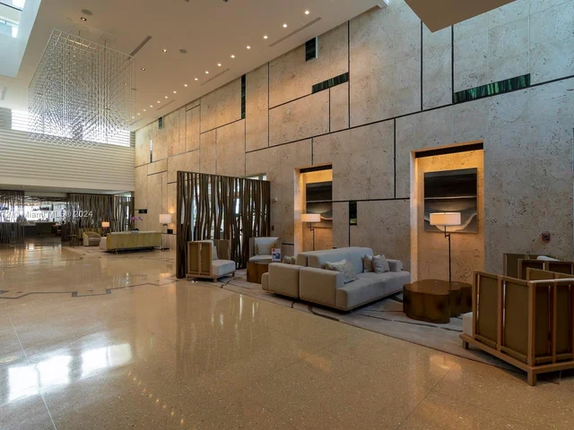 6799 Collins Ave, Miami Beach FL 33141