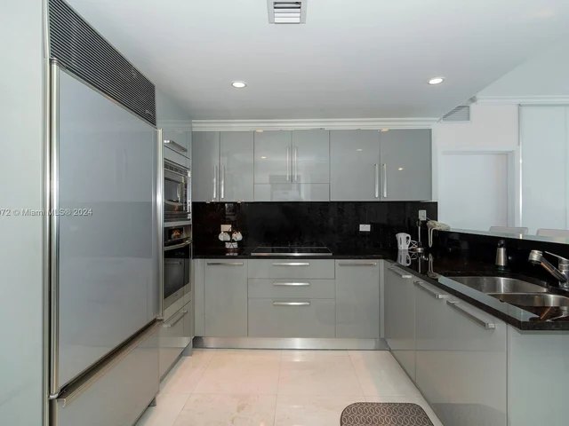 6799 Collins Ave, Miami Beach FL 33141