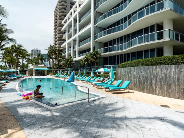 6799 Collins Ave, Miami Beach FL 33141