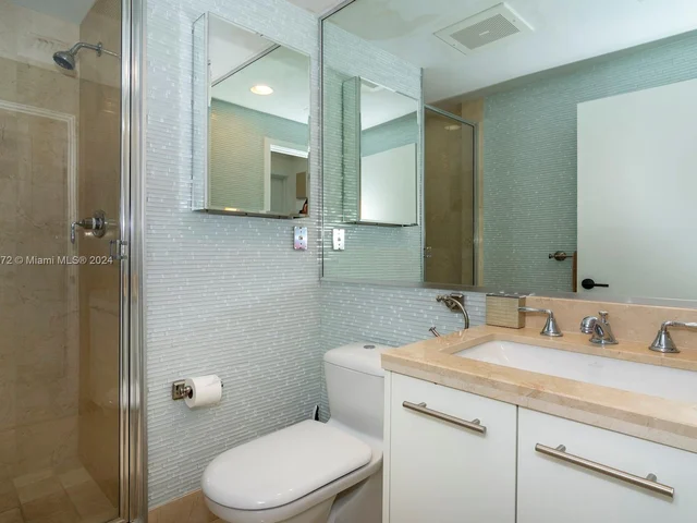 6799 Collins Ave, Miami Beach FL 33141