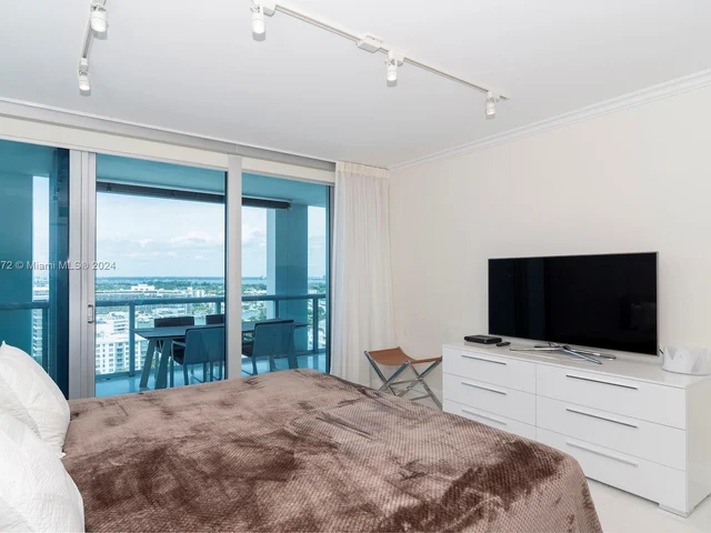 6799 Collins Ave, Miami Beach FL 33141