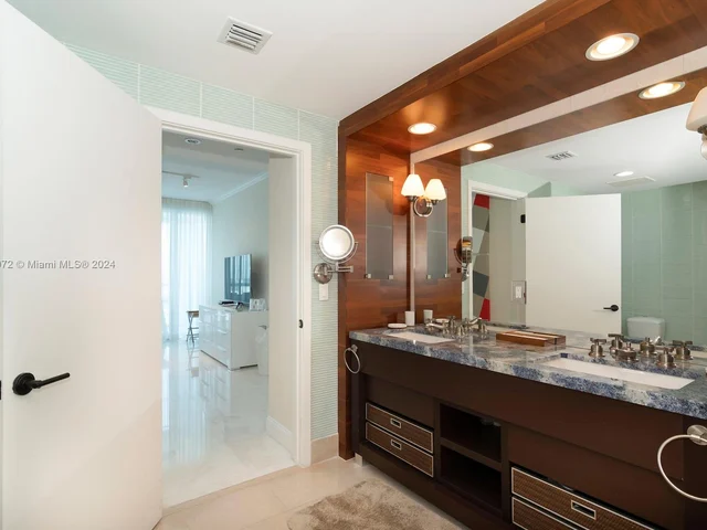 6799 Collins Ave, Miami Beach FL 33141